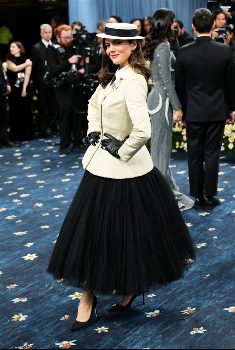 White Women Office Suits Skirt - đánh giá và giá Women Formal Wear Black And White